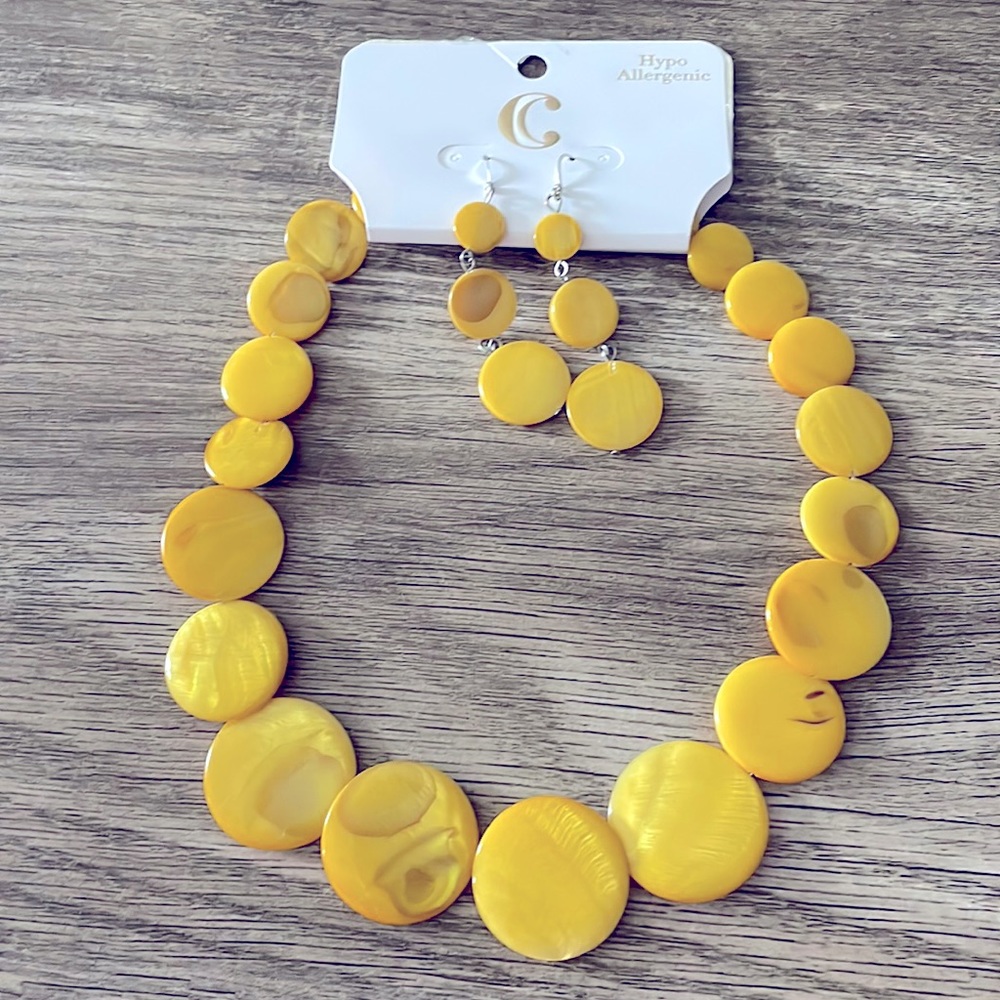 Charming Charlie Yellow Necklace Set